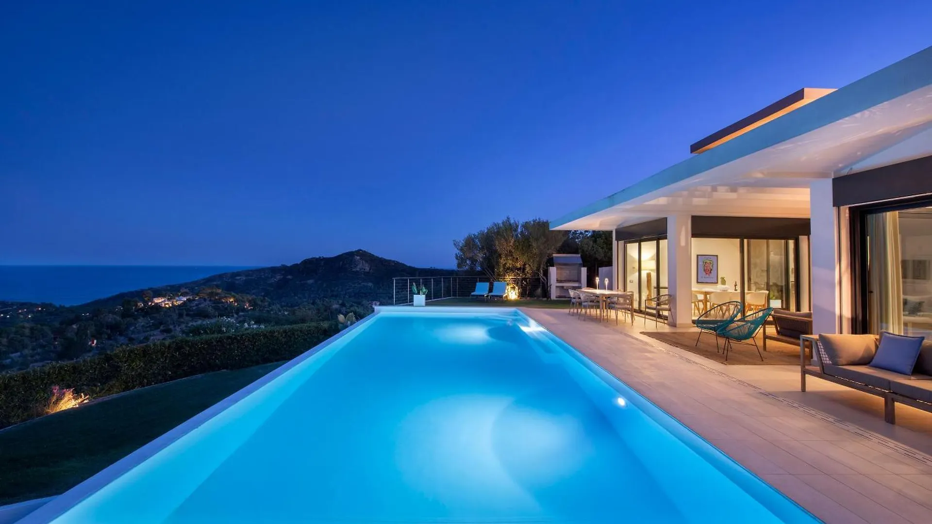 Villa Marita - Luxury Villa With Infinity Pool - Sud Sardegna Chia
