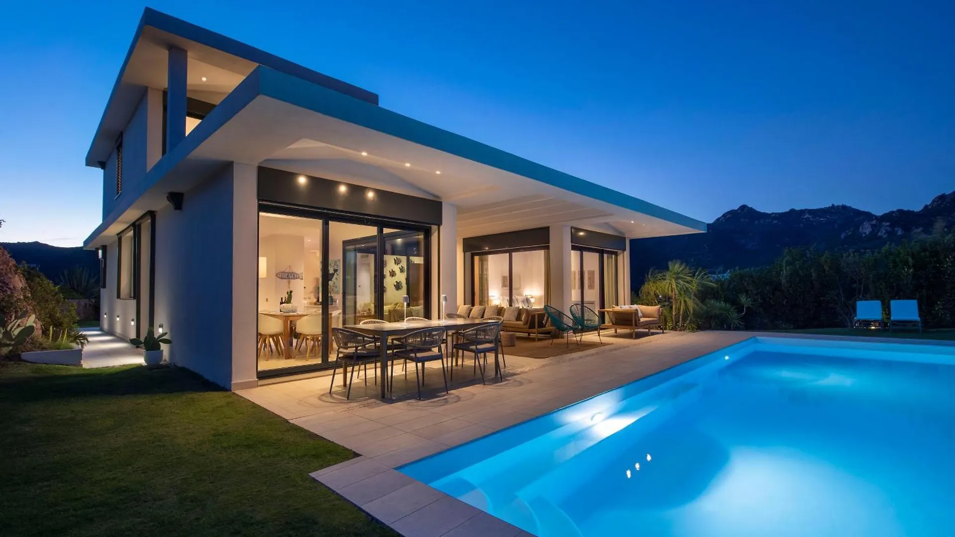 Villa Marita - Luxury Villa With Infinity Pool - Sud Sardegna Chia