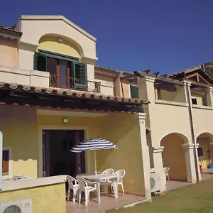 Le Domus De Chia